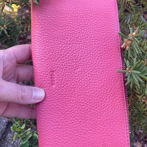 Fossil wallet. Pink.